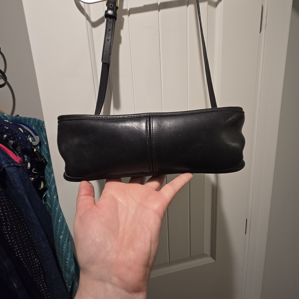 Sale Beautiful Vintage Coach City Bag. Gorgeous Thick Supple Leather. Authentic! - Picture 3 of 11